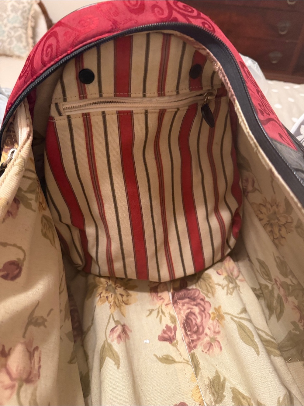 Brighton Red and Black Rolling DuffleTravel Tote Luggage Weekender - Picture 4 of 12